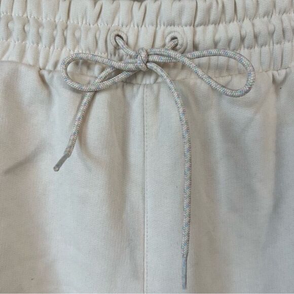 Animal Crossing x Puma Shorts - Picture 2 of 14